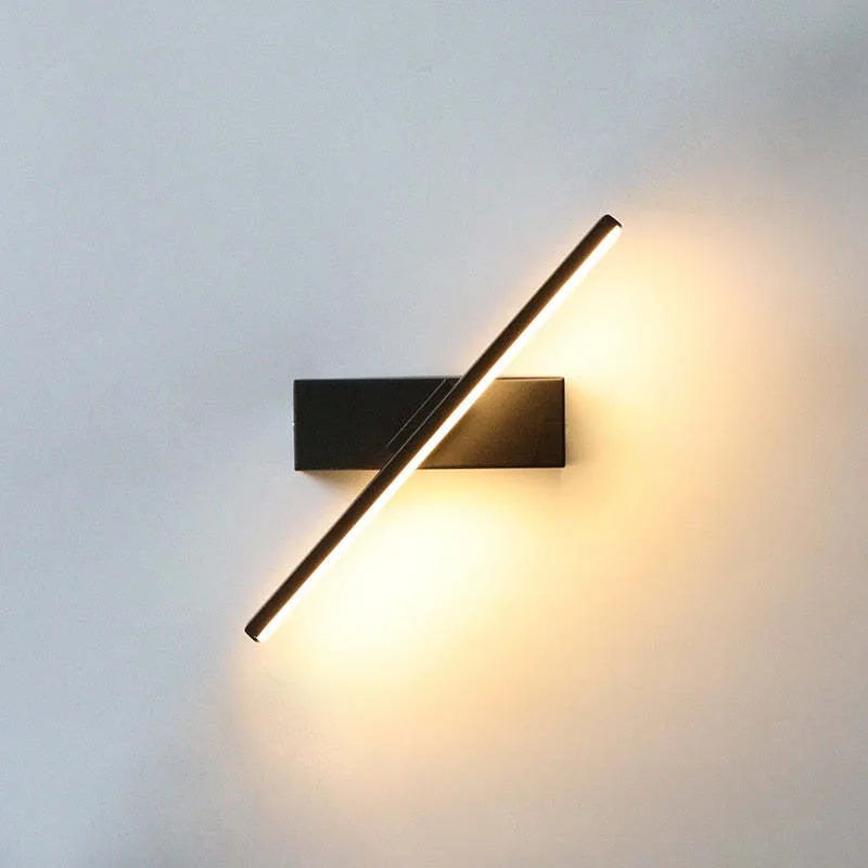 Svinglys™ - Moderni kääntyvä seinävalaisin