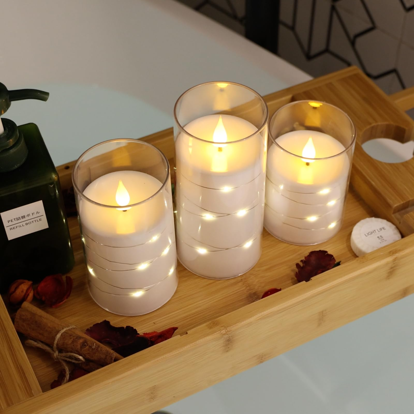 3 LED-lasikynttilän setti, jossa on kevyt koristelu