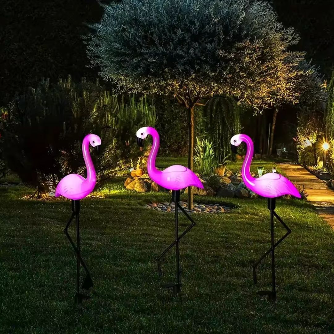 FlamingoGlow - aurinkoenergialla toimiva LED-nurmikon flamingolamppu
