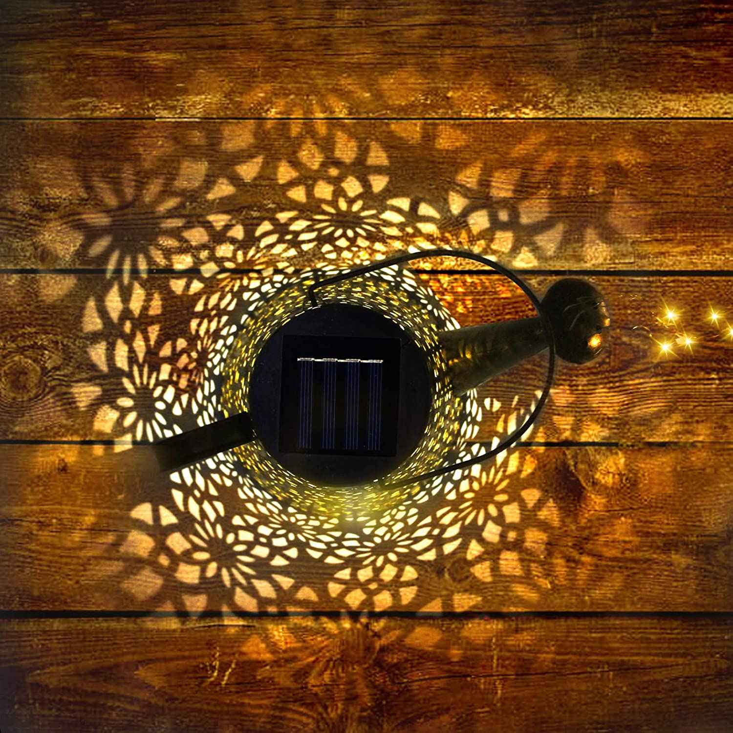 SunSprout™ - Aurinkoenergialla toimiva kastelulamppu