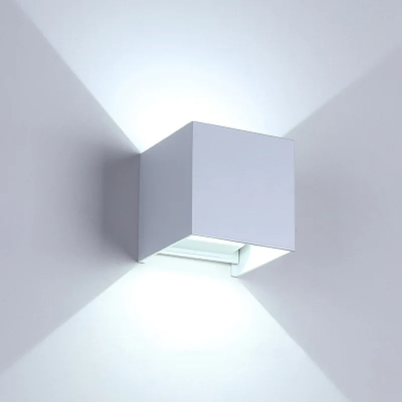 KubiskStil™ - Moderni vedenpitävä LED-seinävalaisin
