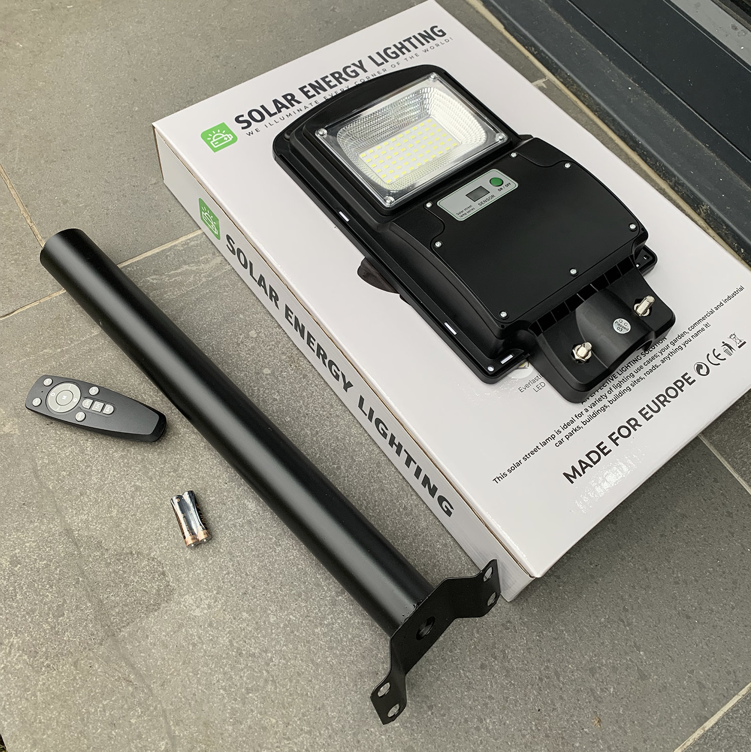 IlluminateSolarMega™ - Ultimaattinen 225W/5500 lumenin erittäin kirkas aurinkokennovalaisin