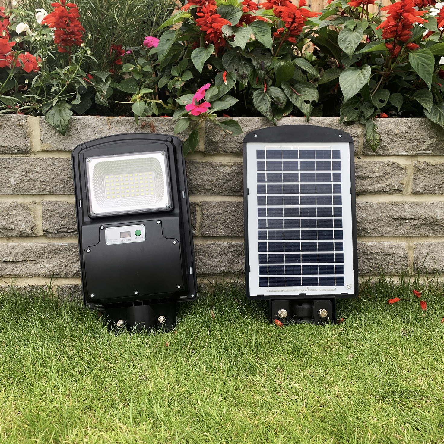 IlluminateSolarMega™ - Ultimaattinen 225W/5500 lumenin erittäin kirkas aurinkokennovalaisin